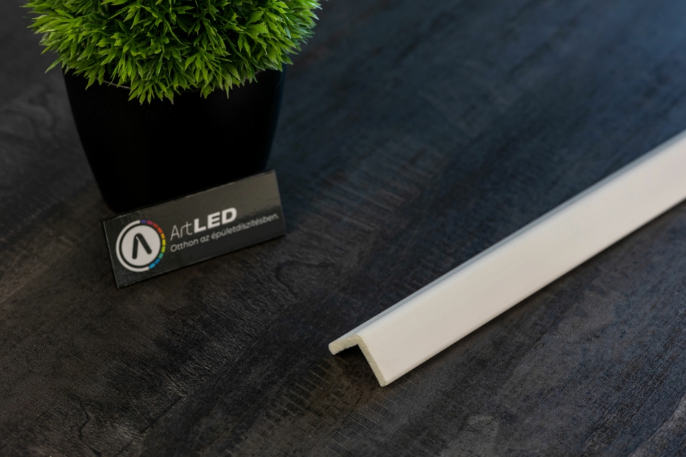 Image of Orac Decor CX134 lábazati/multifunkciós díszléc, 30 x 30 x 2000 mm