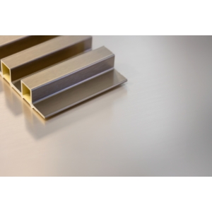 Kép 2/3 - Dubai Decor Luxury PET-05 Metal Series falpanel "Brushed", 2800 x 1220 x 8 mm, Light Golden Brown